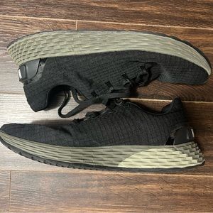NOBULL black/ivy ripstop runner